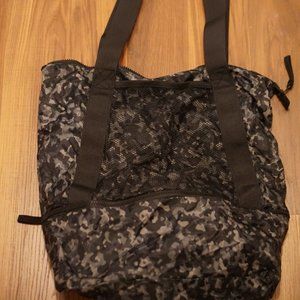 Packable camo tote! Athleta